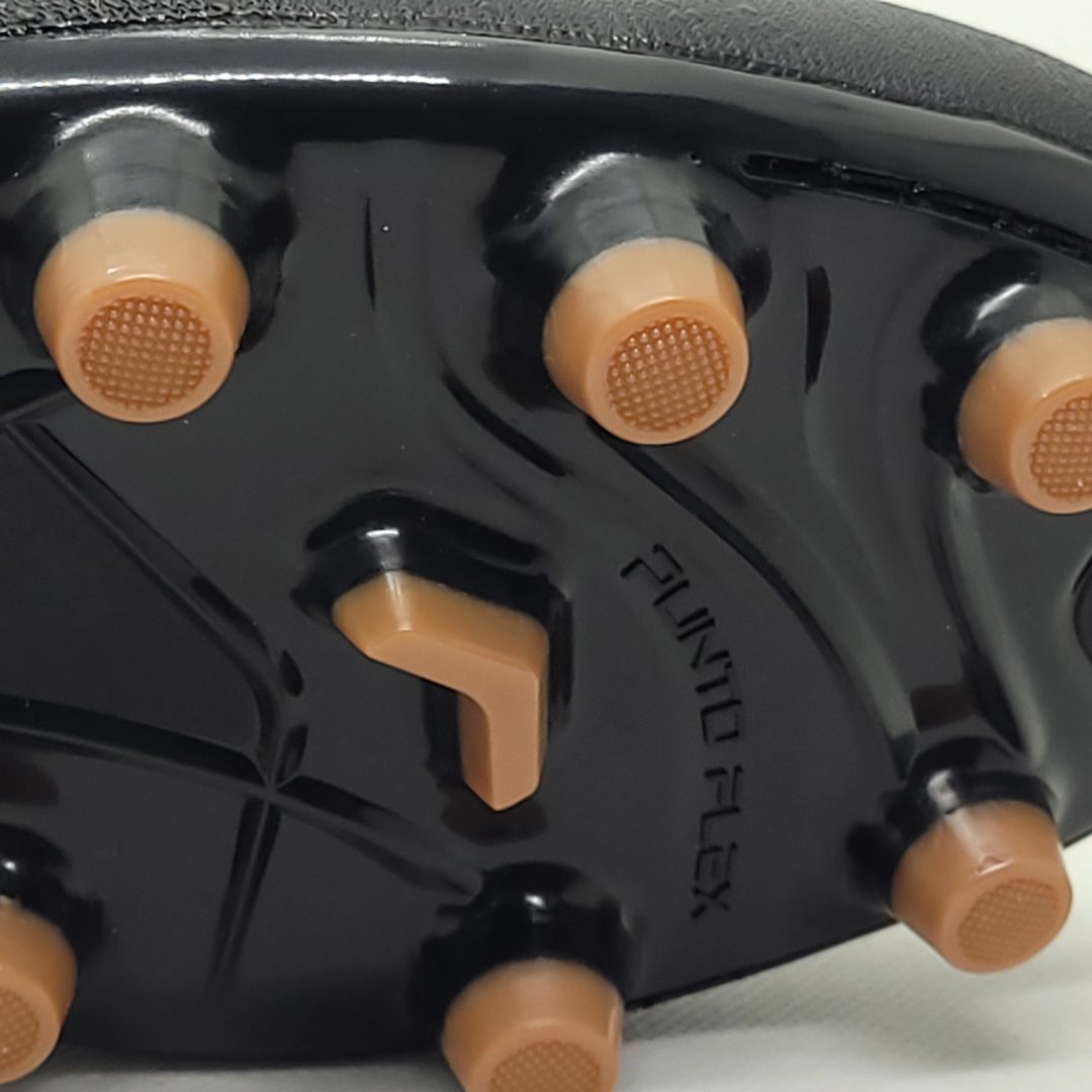 ZAPATOS FÚTBOL LOTTO NEGRO/NARANJO (ADULTO) | J0611 LOTTO 45 - CalzadosPaola